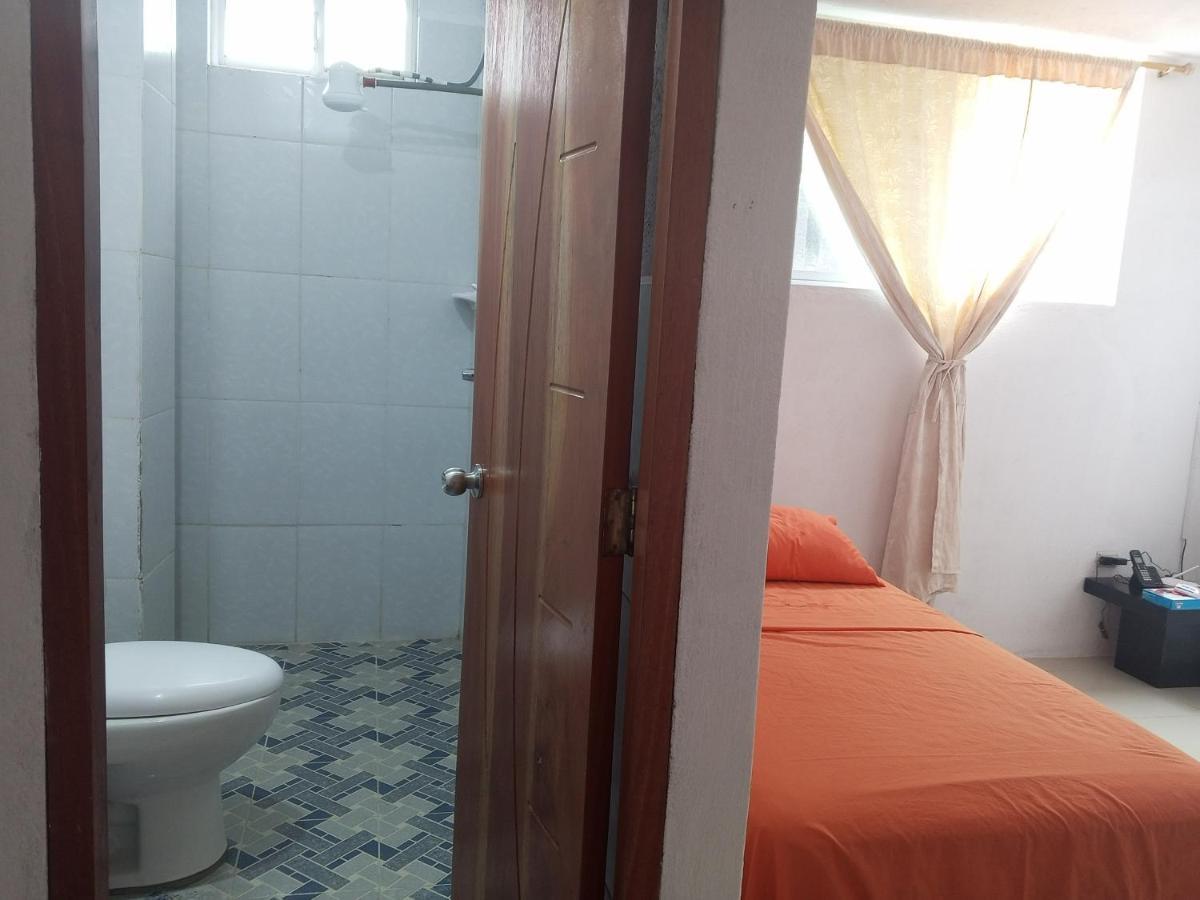 Apartamento Pelican Tours Puerto Baquerizo Moreno Exterior foto